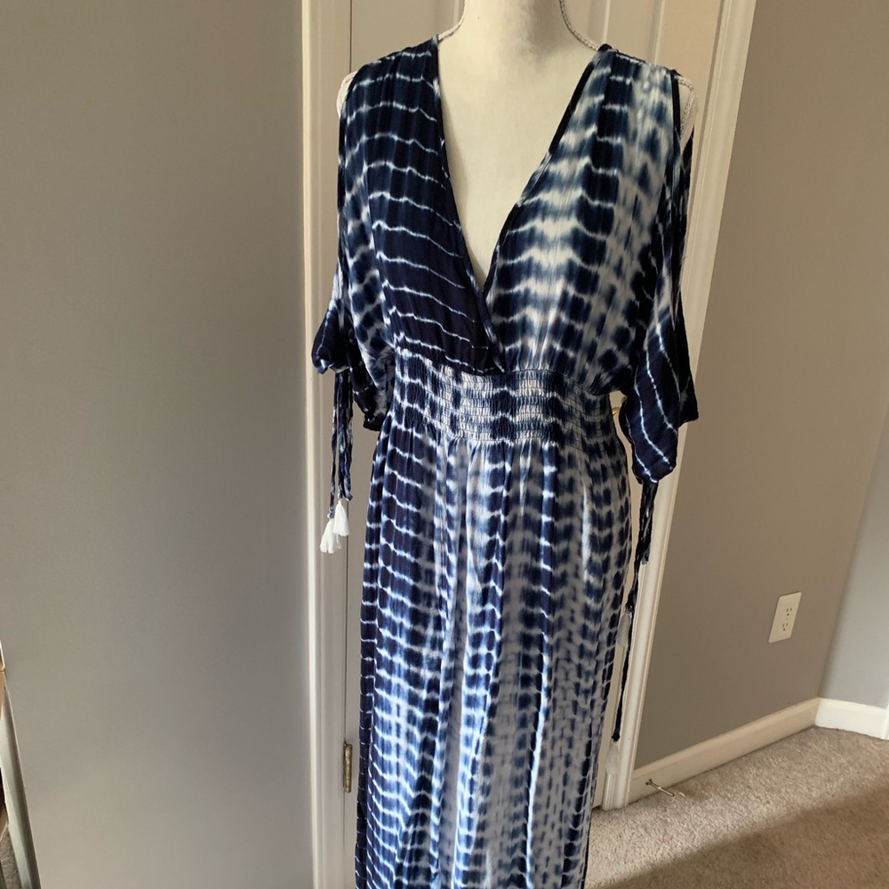 Blue tie dye Maxi dress with keyhole sleeves